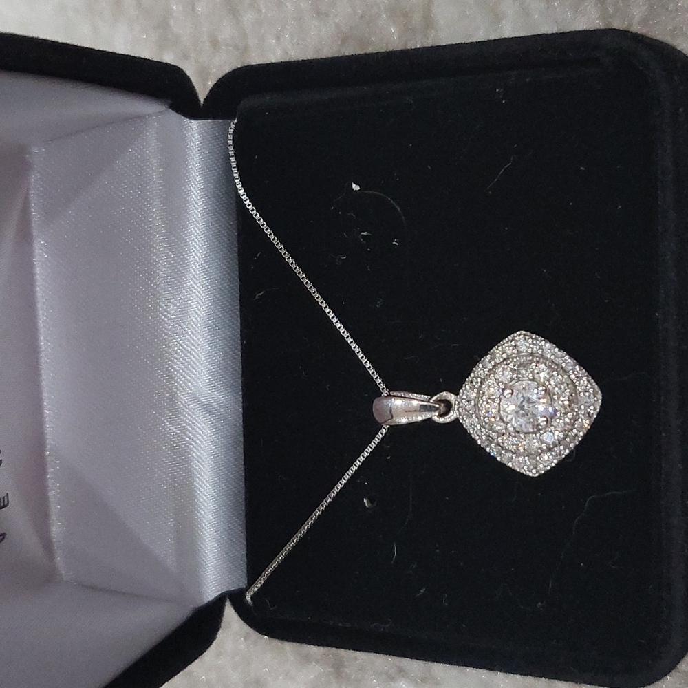 Diamond Necklace 3/4ct tw 10k white gold